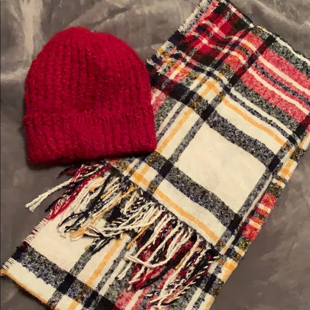 Steve Madden scarf and beanie set